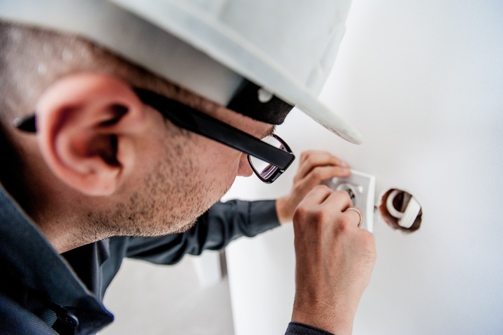business broker for electricians.